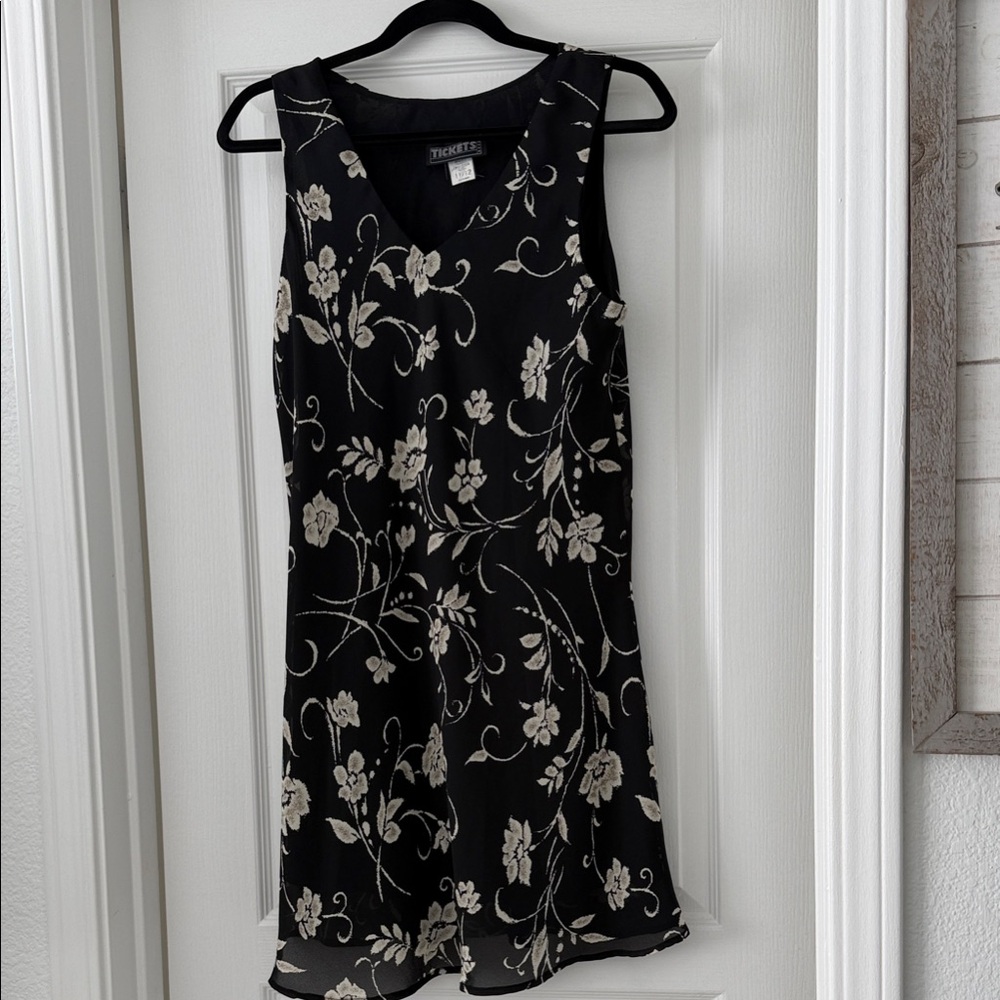 Chic Black Floral Mini Dress